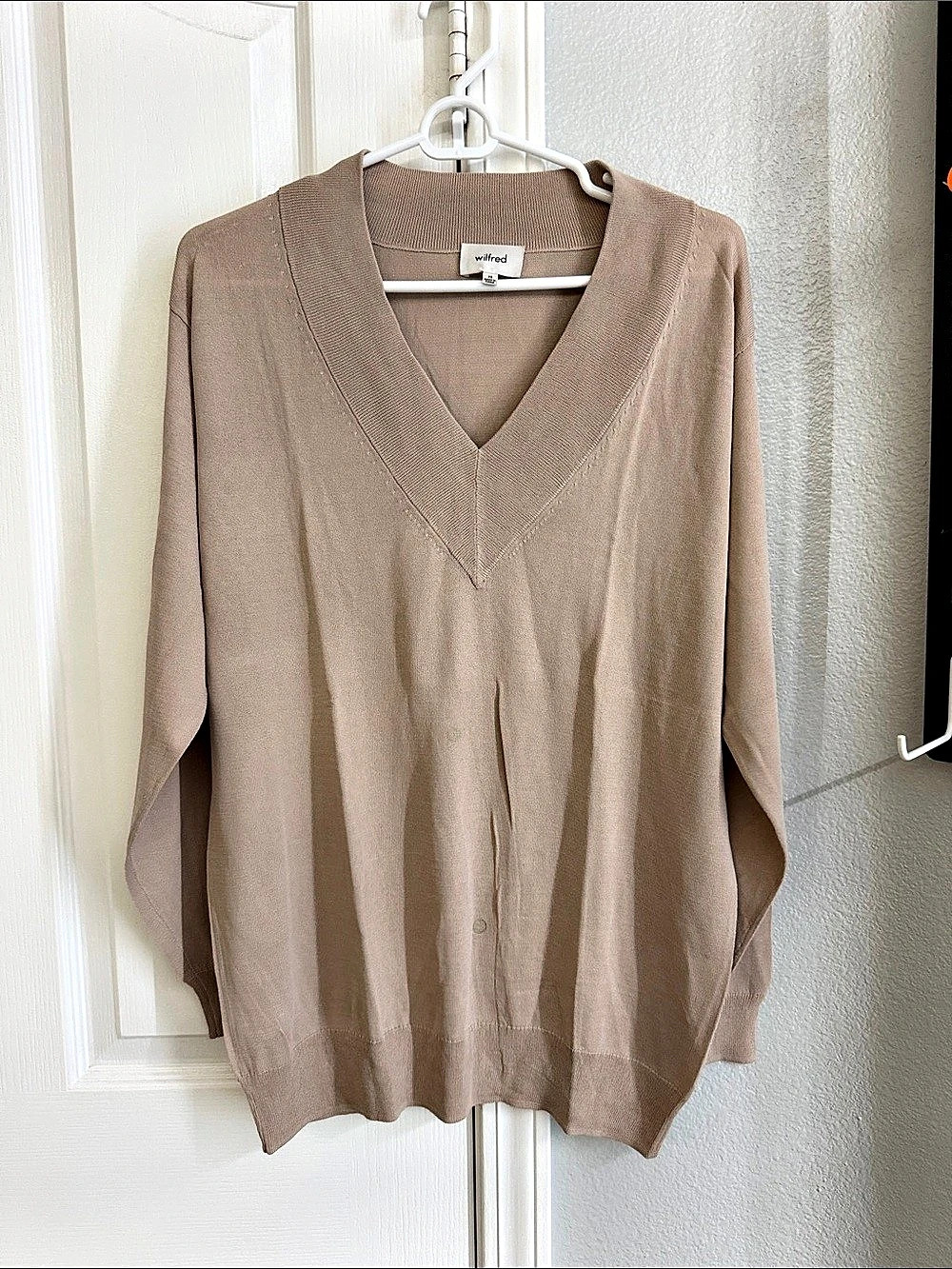 wifred V-Neck Sweater
